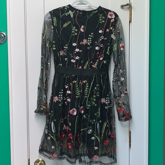 Botanical Floral Embroidery Black Dress - Picture 4 of 5